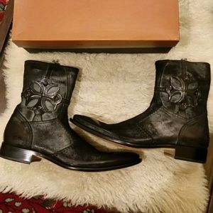 "Sold" Mark Nason Vibrato Rock Distressed Black